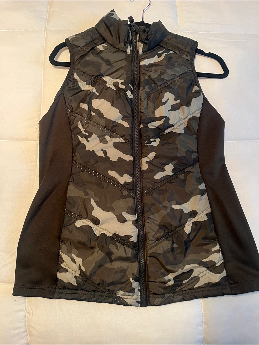 Avia Camo Front Quilted Vest with Black Sides